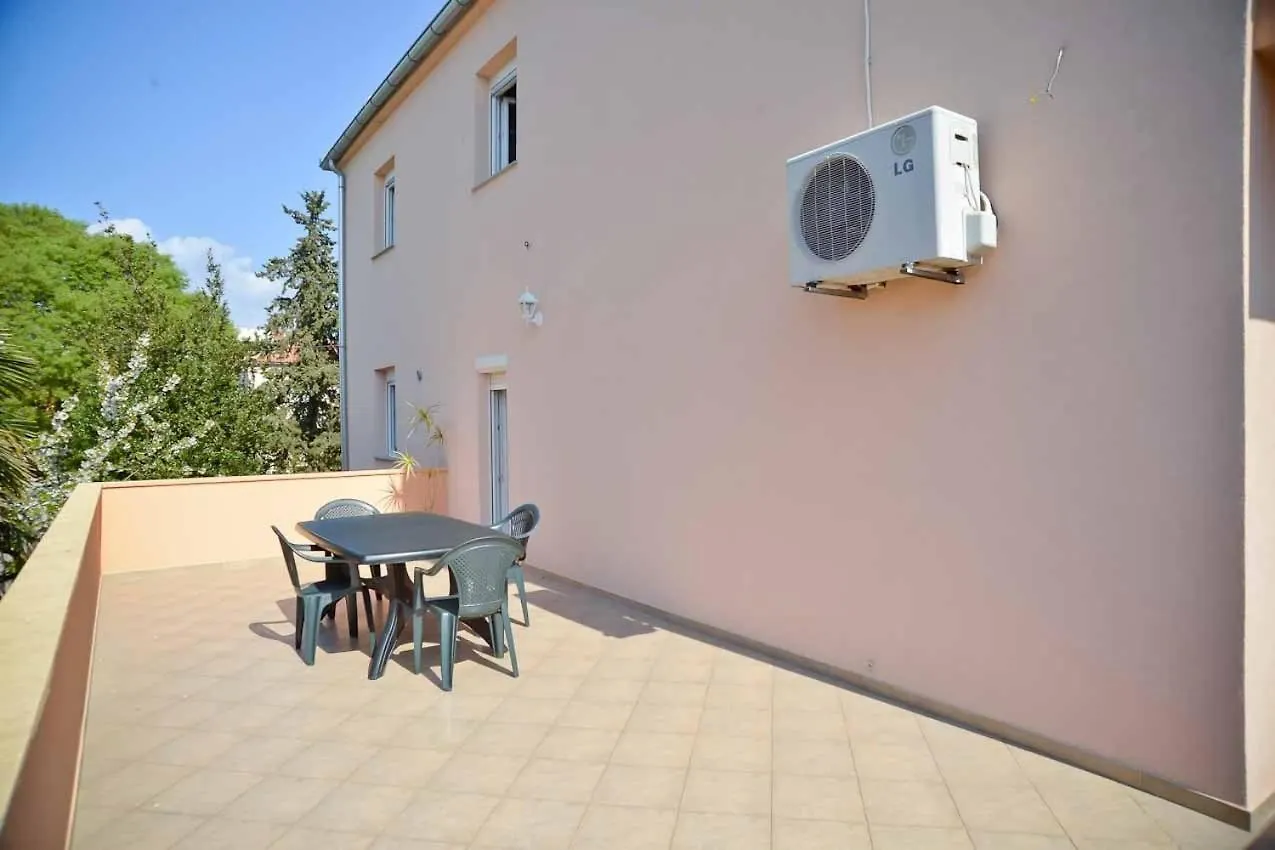Apartments And Rooms Antonio Zadar